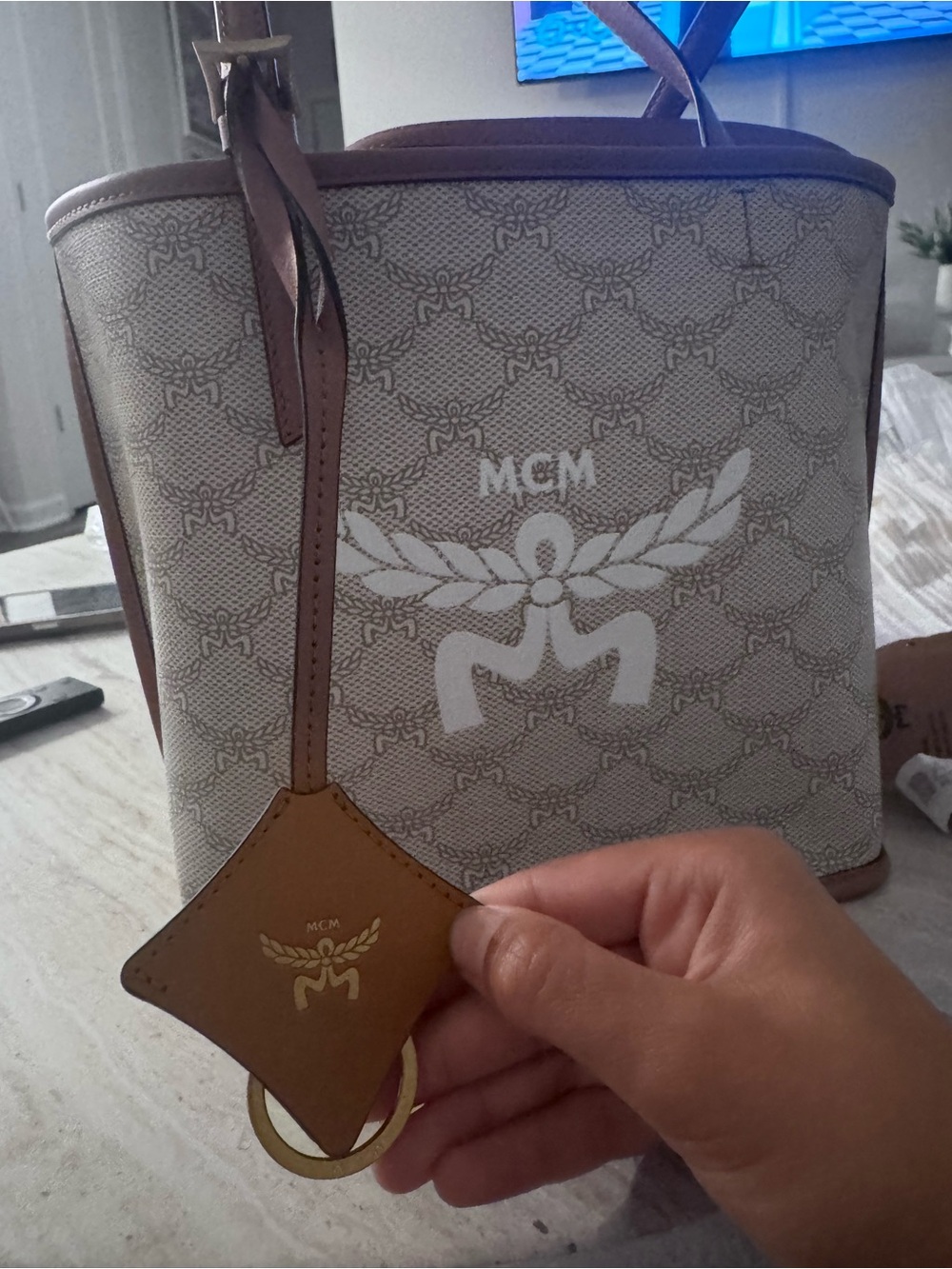 MCM Lauretos Nappa Mini Himmel Shopper Tote Oatmeal - Picture 8 of 9